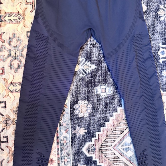 Echt Arise Prime Seamless Cutout Style Leggings Dusty Blue Women’s Size Small - Picture 5 of 9